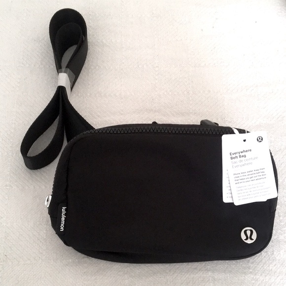 BNWT Lululemon Everywhere Belt Bag Black - Picture 2 of 7